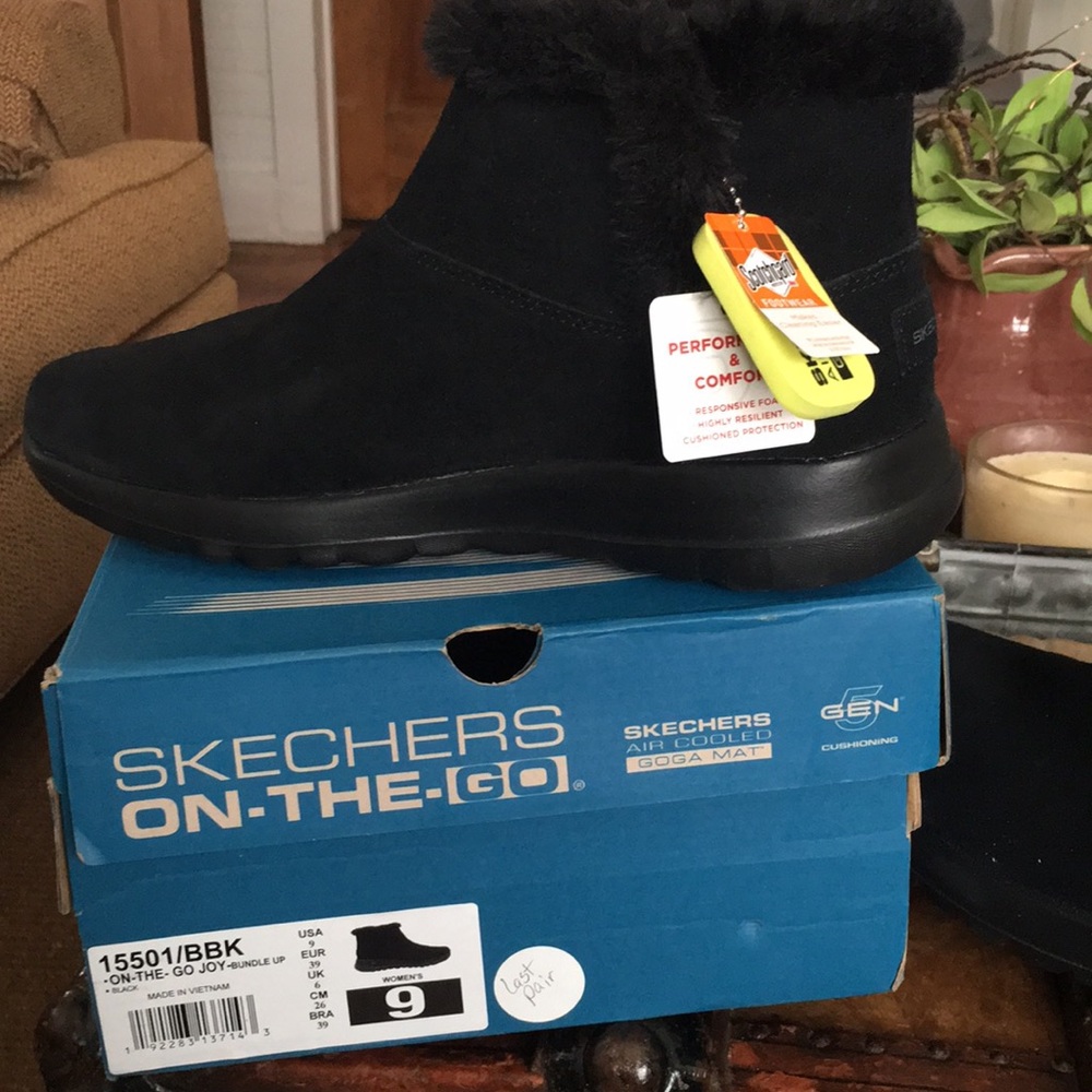 Skechers